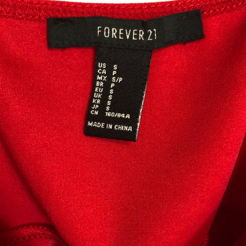 F21 Red Ruffle Crop Top - Picture 3 of 4